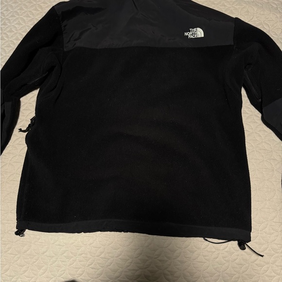 The North Face Denali Black Fleece Jacket - Picture 2 of 2